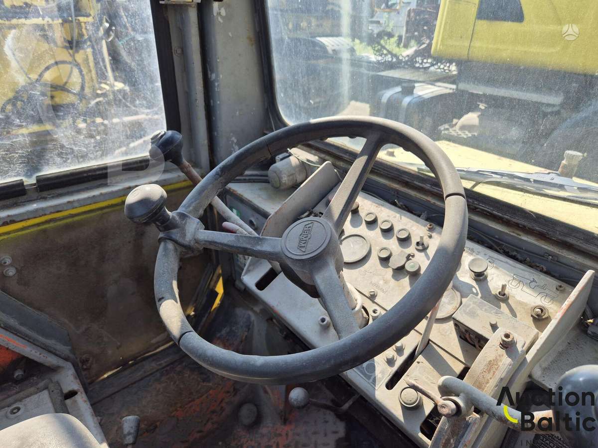 Hamm DV 3.22, vibrator / compactor