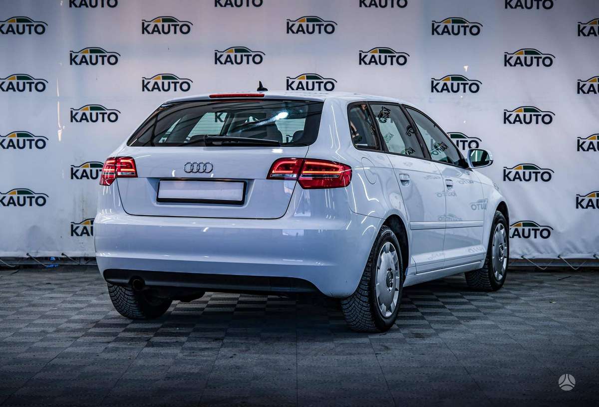 Audi A3, 1.6 l., Хэтчбек