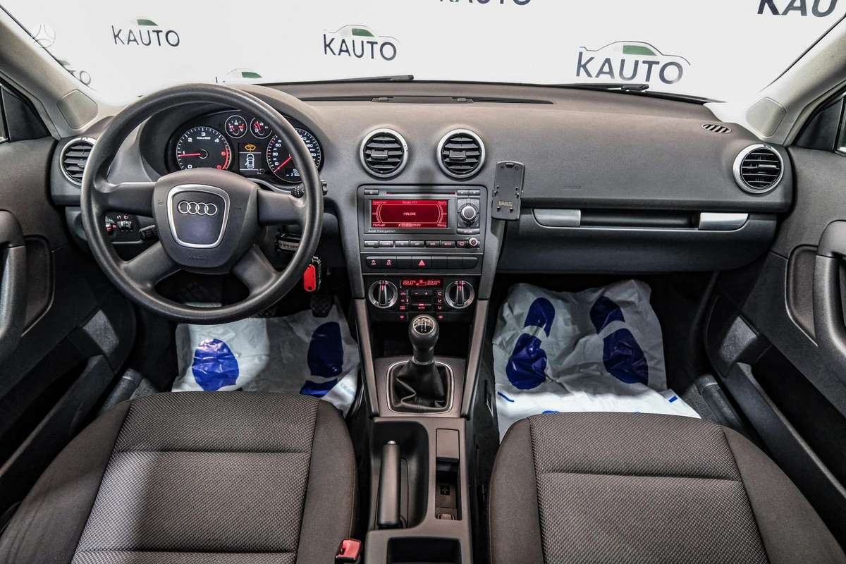 Audi A3, 1.6 l., hatchback