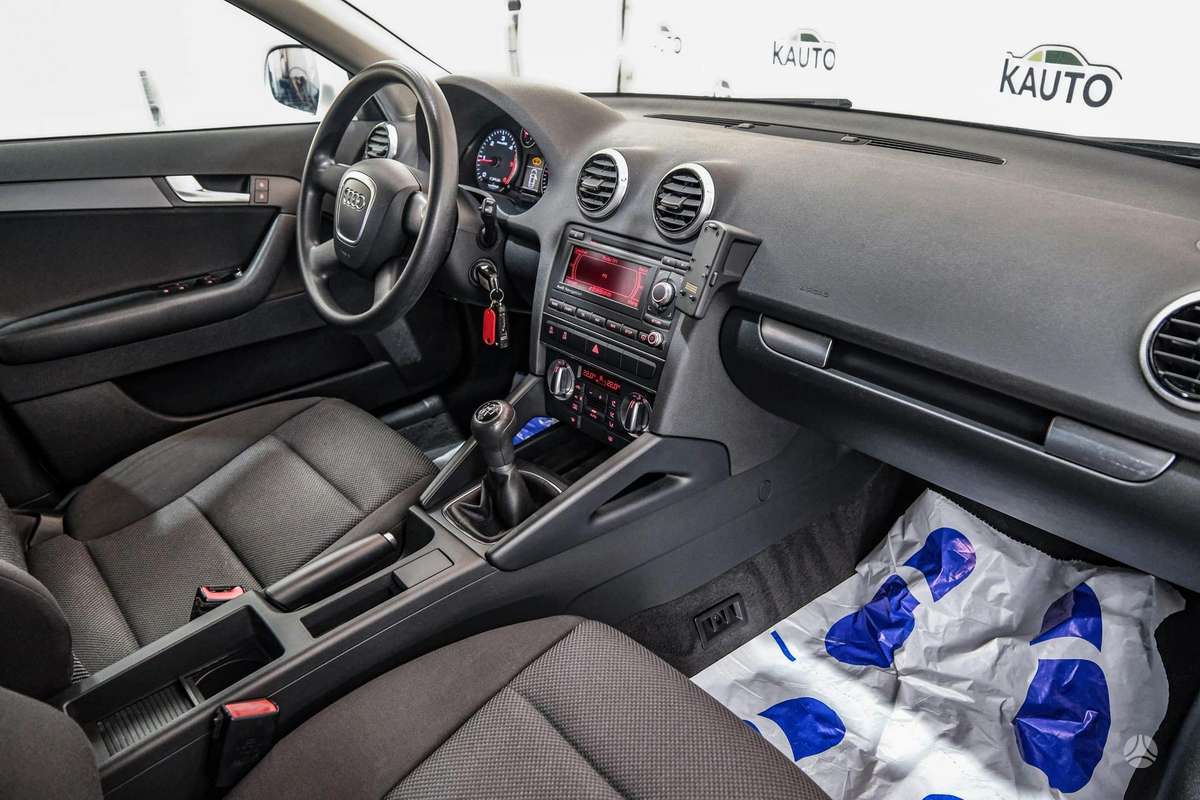 Audi A3, 1.6 l., Хэтчбек