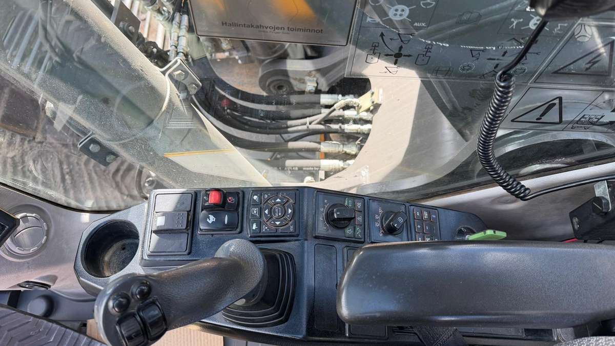 Volvo EC220EL + ENGCON, ekskavatori