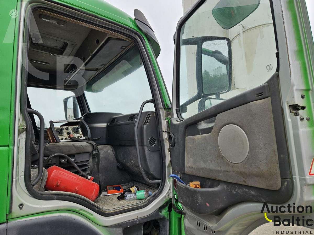 Volvo FM 9, concrete pump