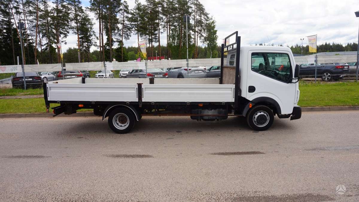 Renault Maxity, bortiniai