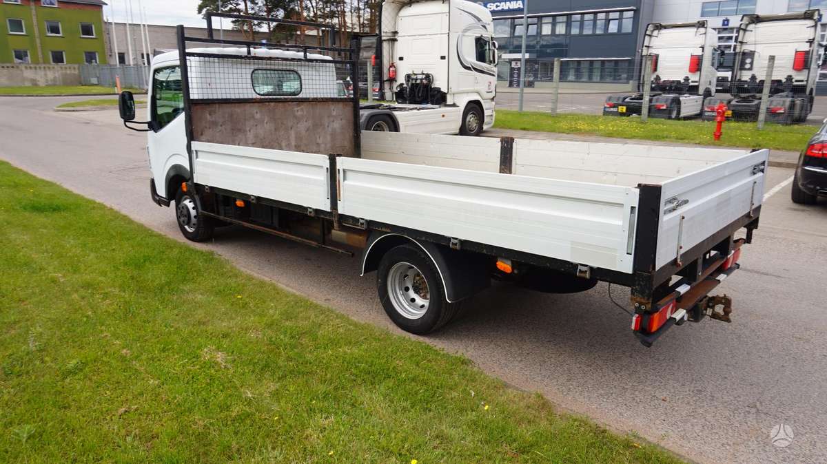 Renault Maxity, bortiniai