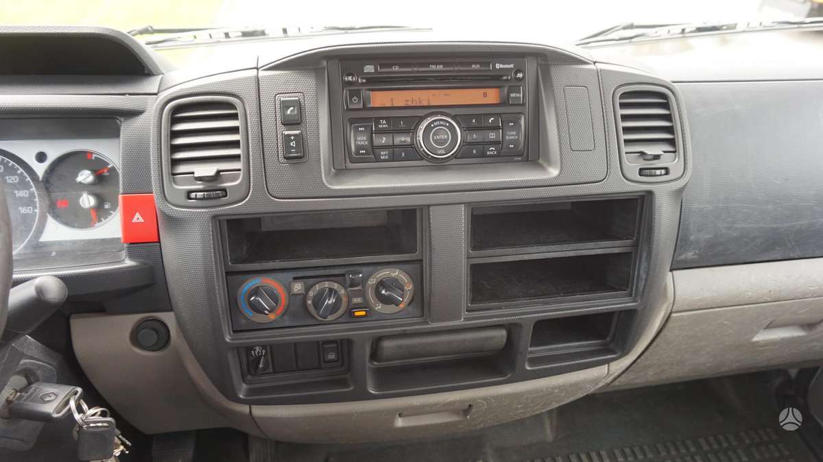 Renault Maxity, bortu