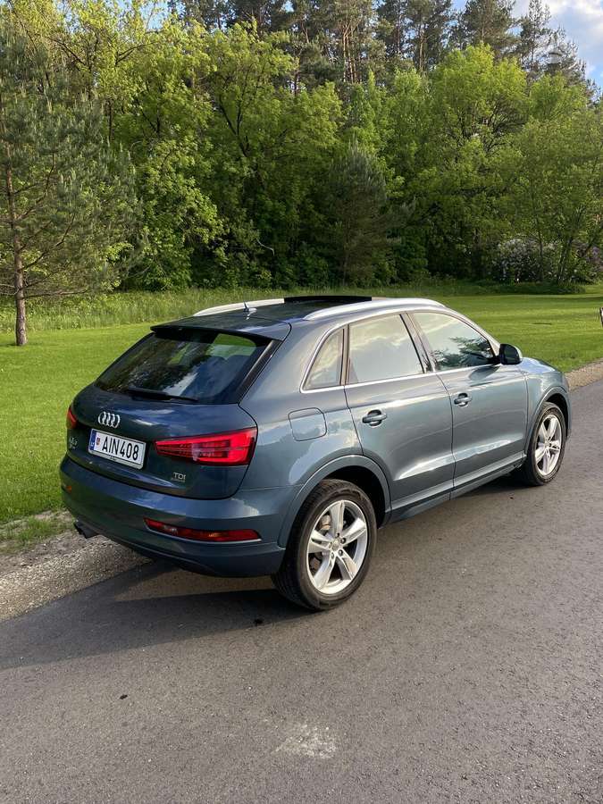 Audi Q3, 2.0 l., Внедорожник / Кроссовер