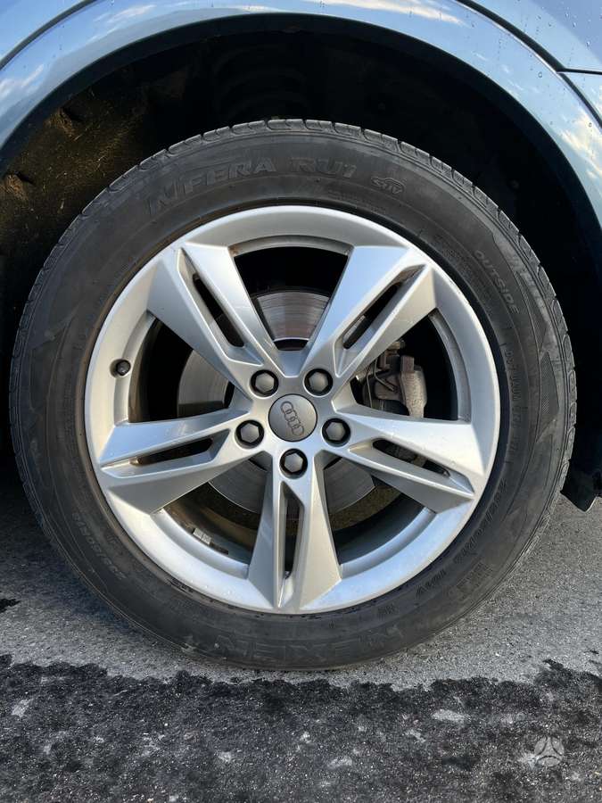 Audi Q3, 2.0 l., Внедорожник / Кроссовер