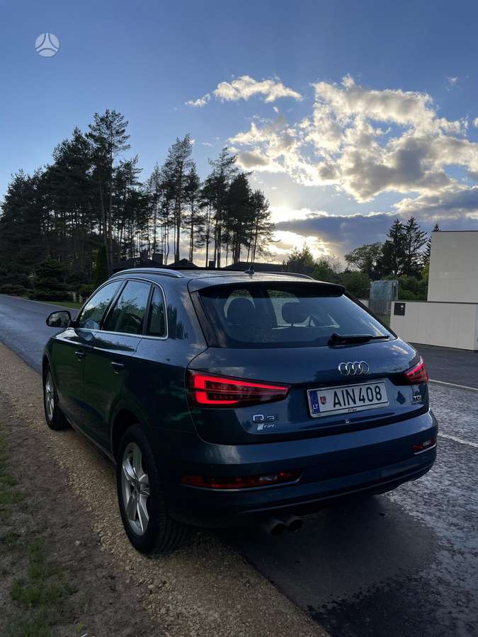 Audi Q3, 2.0 l., Внедорожник / Кроссовер