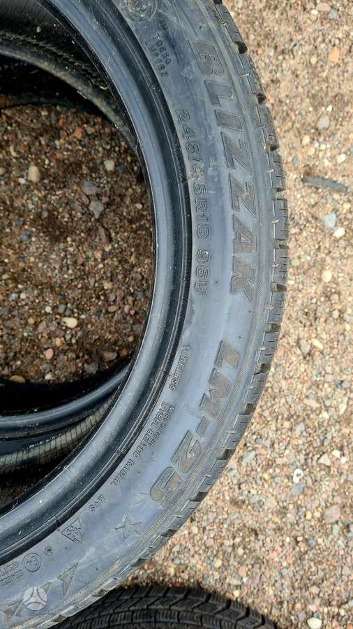 Bridgestone Blizzak LM-25, winter 245/45 R18