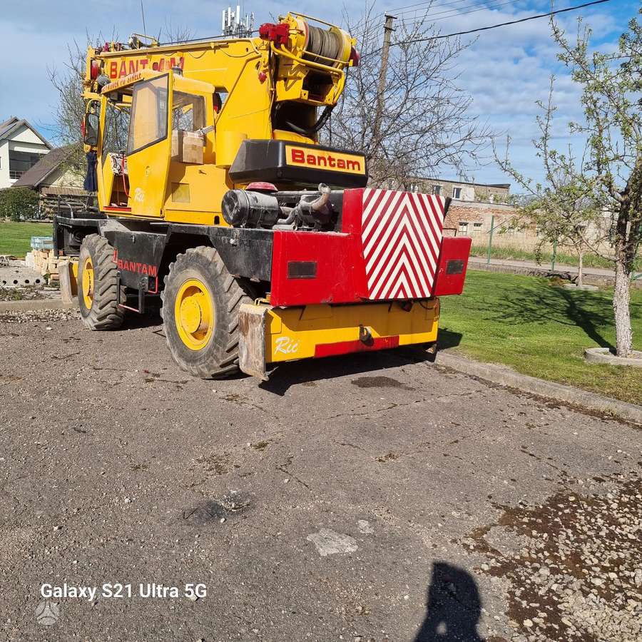 Baumann BANTAM, autokrāni