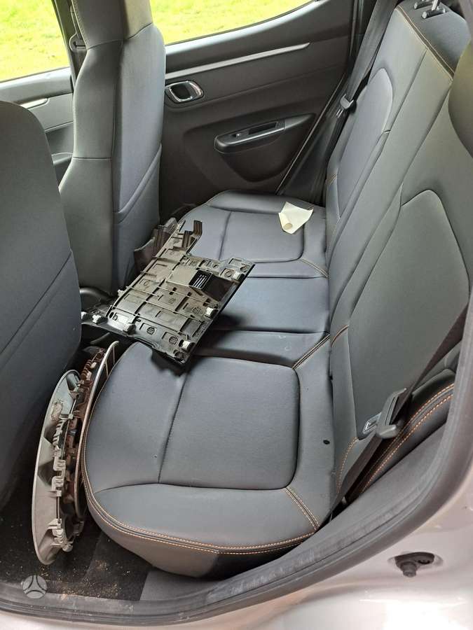 Dacia Spring, 33 kWh, hatchback