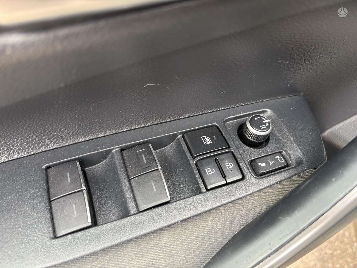 Toyota Corolla - 11