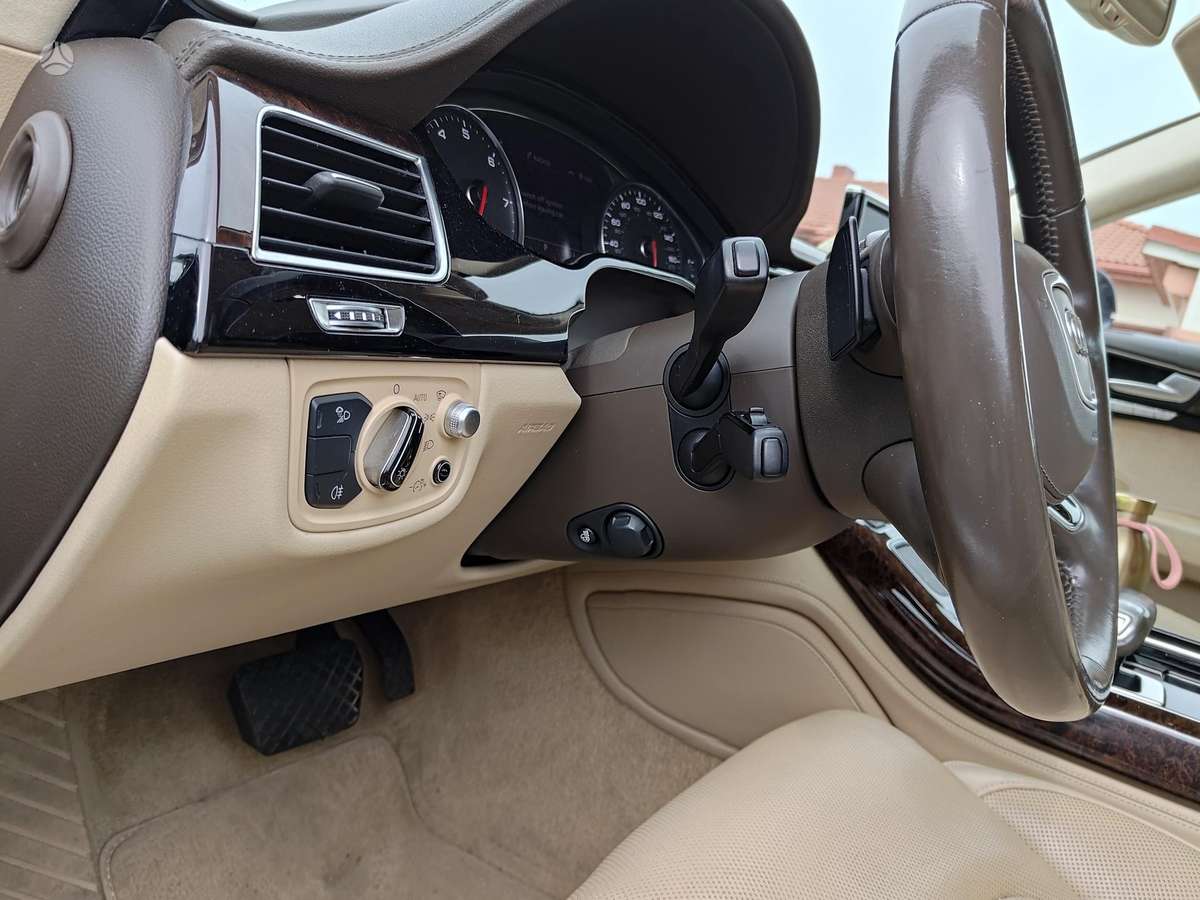 Audi A8 L, 4.0 l., Седан