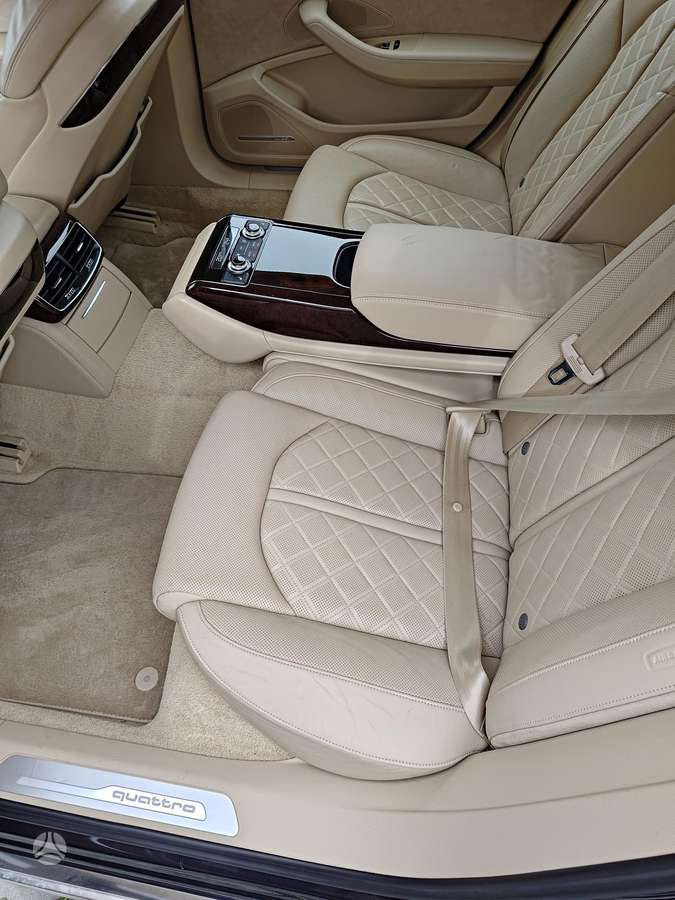 Audi A8 L, 4.0 l., Седан
