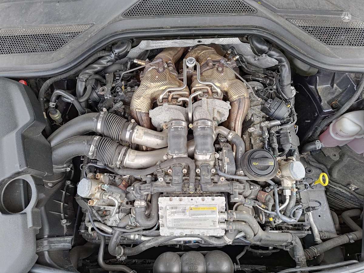 Audi A8 L, 4.0 l., Седан
