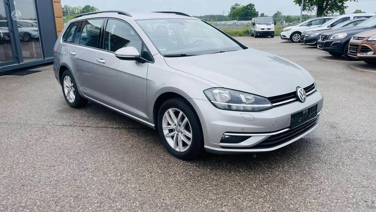Volkswagen Golf - 3