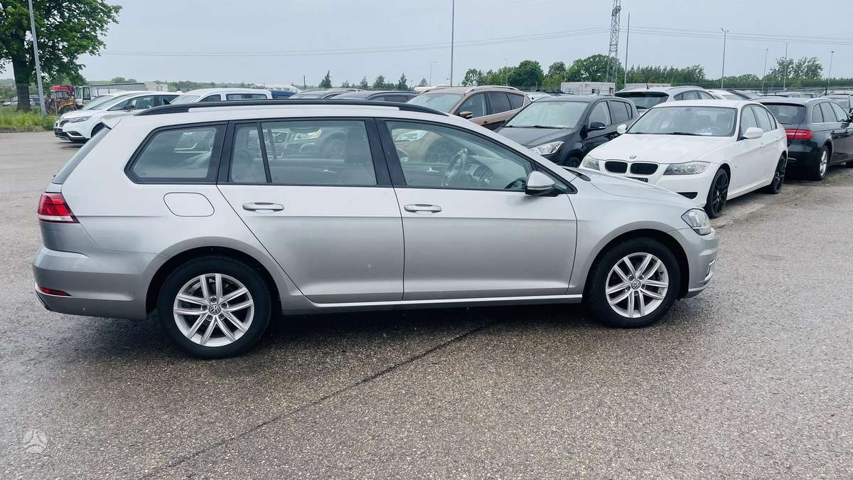 Volkswagen Golf - 4