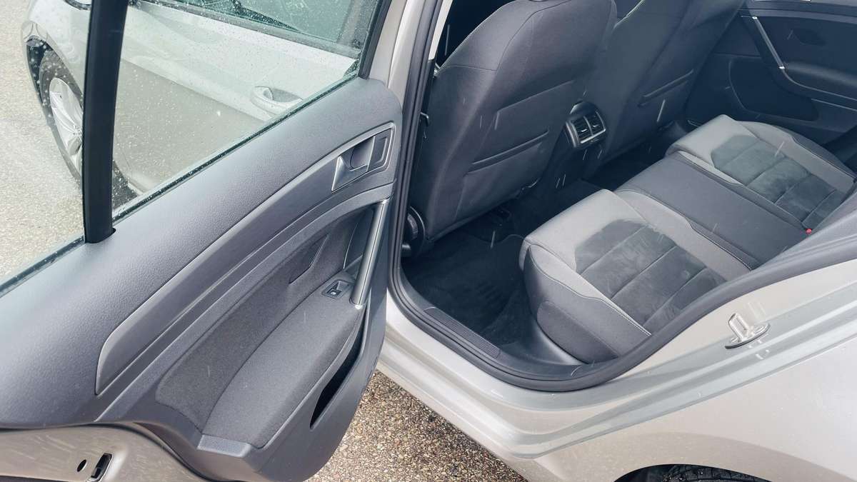 Volkswagen Golf - 12