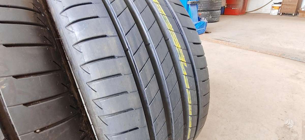 Bridgestone Turanza T005, летние 255/40 R18