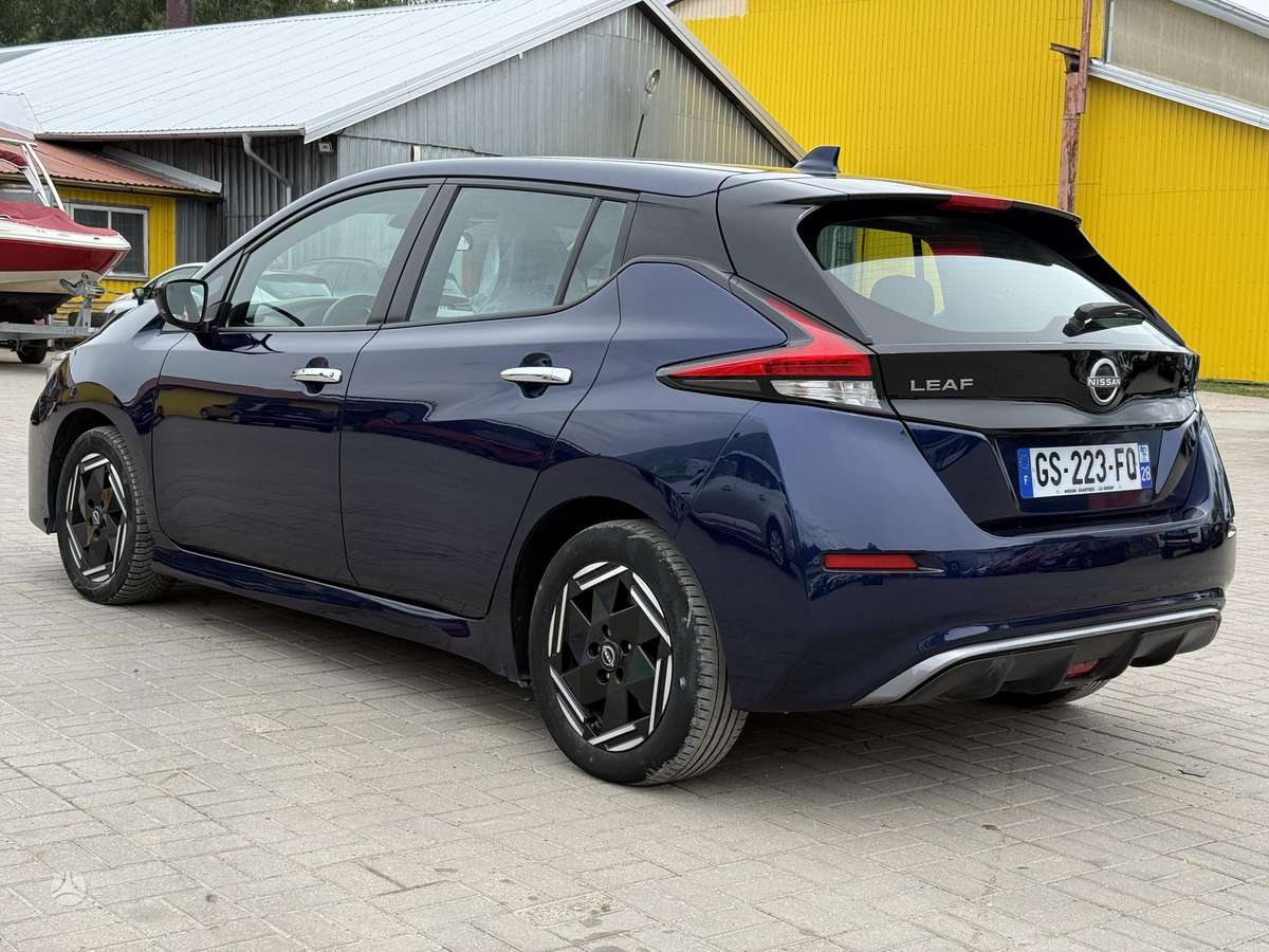 Nissan Leaf, 40 kWh, hatchback