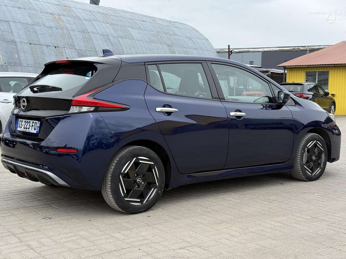 Nissan Leaf, 40 kWh, hatchback