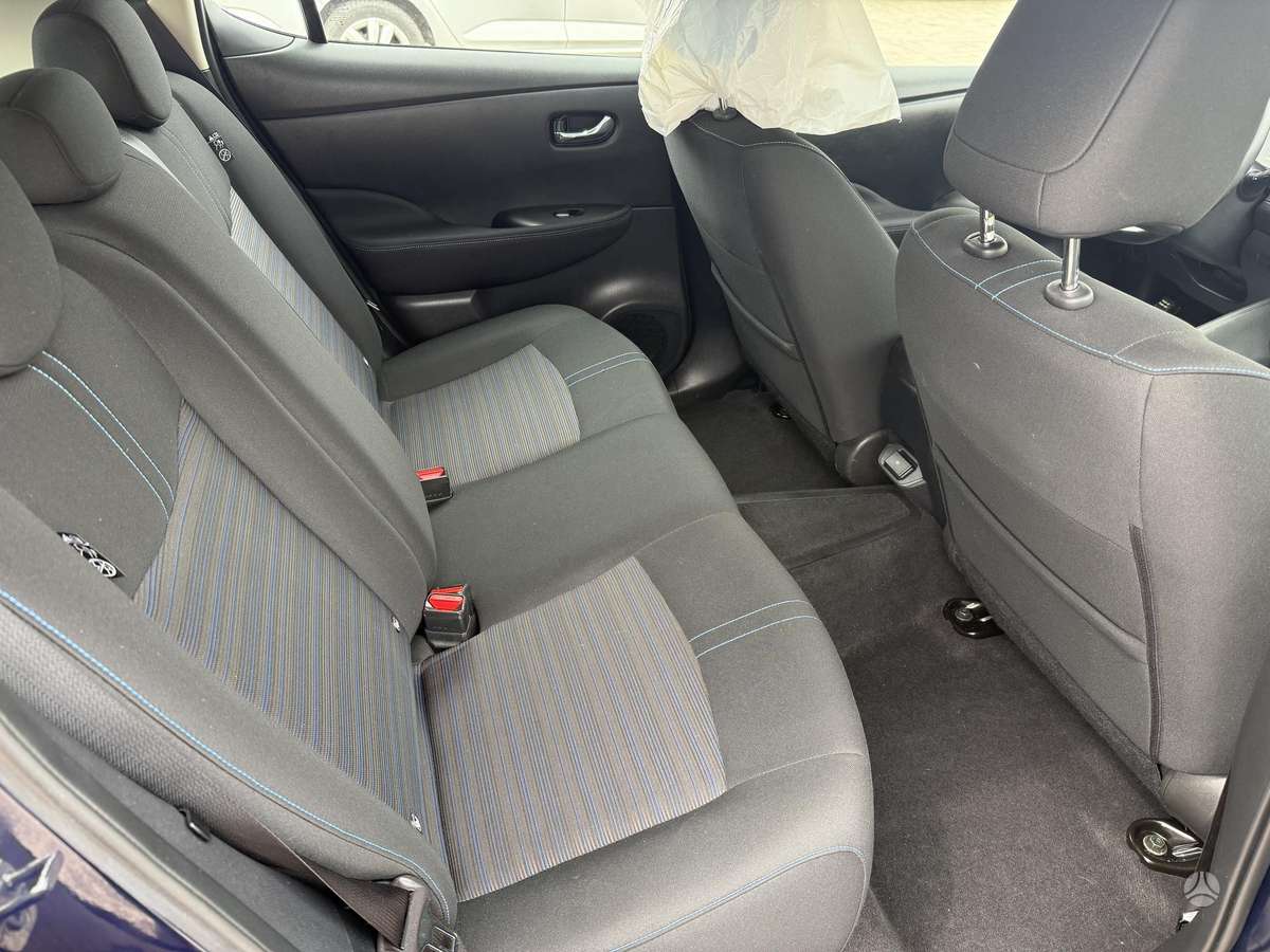 Nissan Leaf, 40 kWh, hatchback
