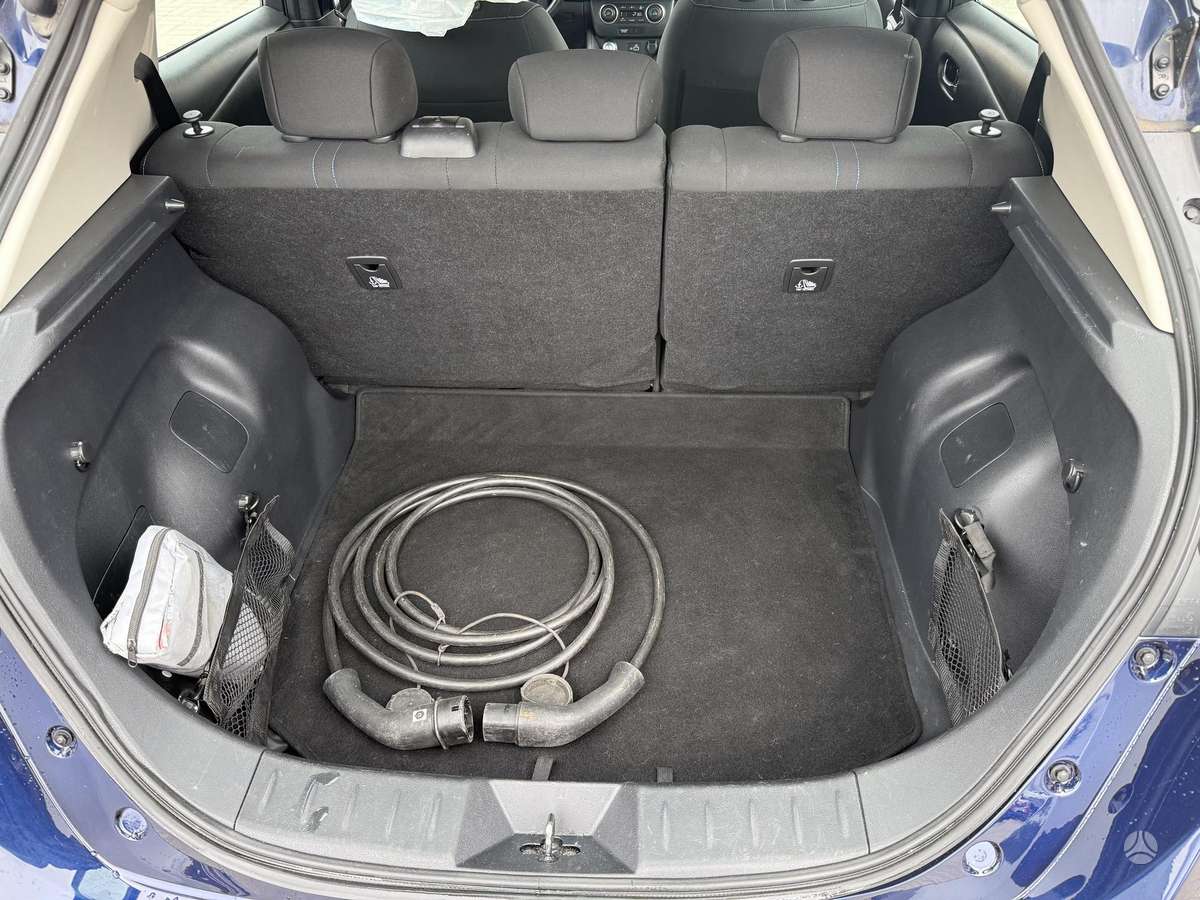 Nissan Leaf, 40 kWh, hatchback