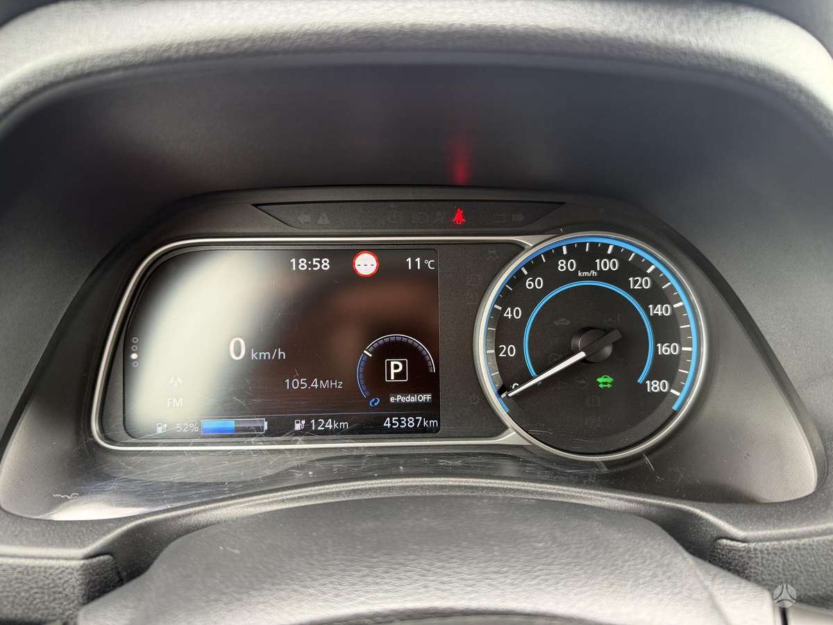 Nissan Leaf, 40 kWh, hatchback