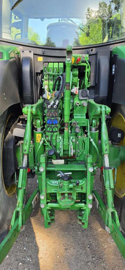 John Deere 6215R, тракторы