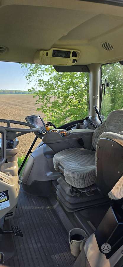 John Deere 6215R, traktoriai