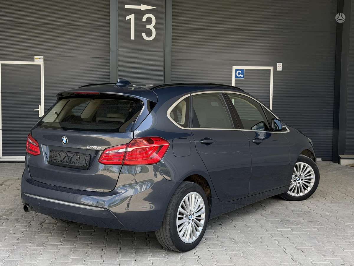 BMW 218 Gran Tourer, Минивэн