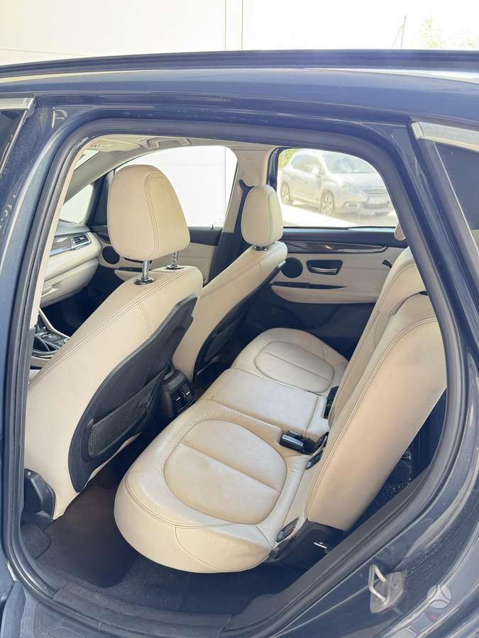 BMW 218 Gran Tourer, Минивэн