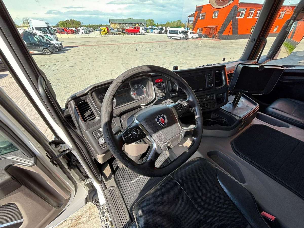 Scania G 500 8x4, с краном