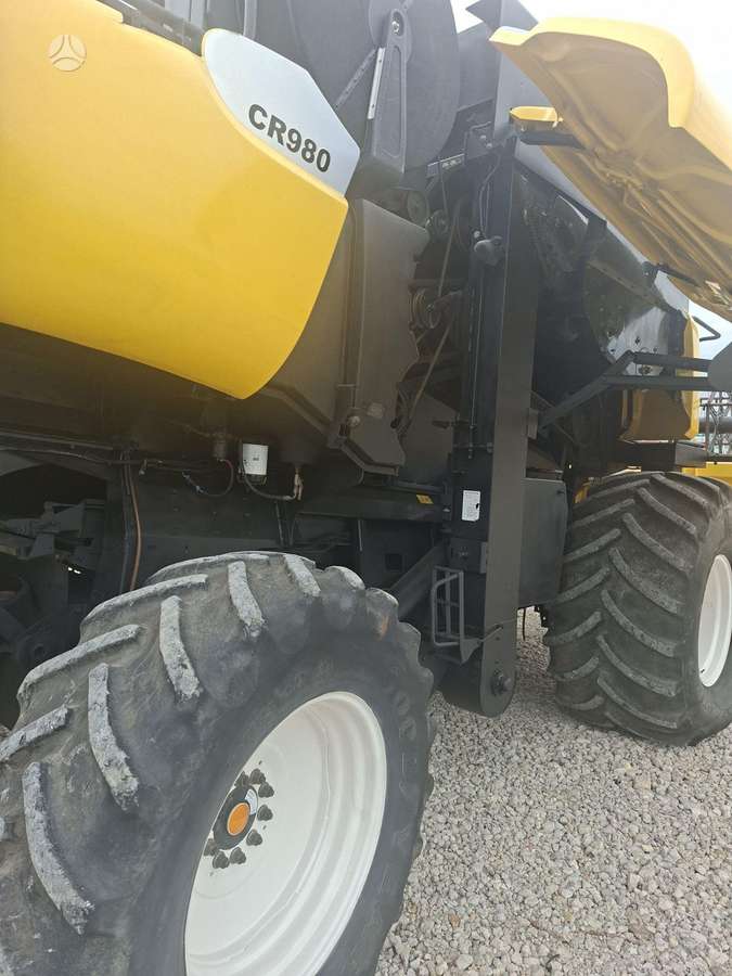 New Holland CR980, combine harvesters