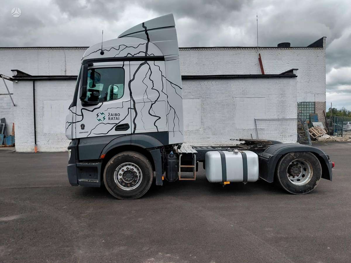 Mercedes-Benz Actros, single sleeper