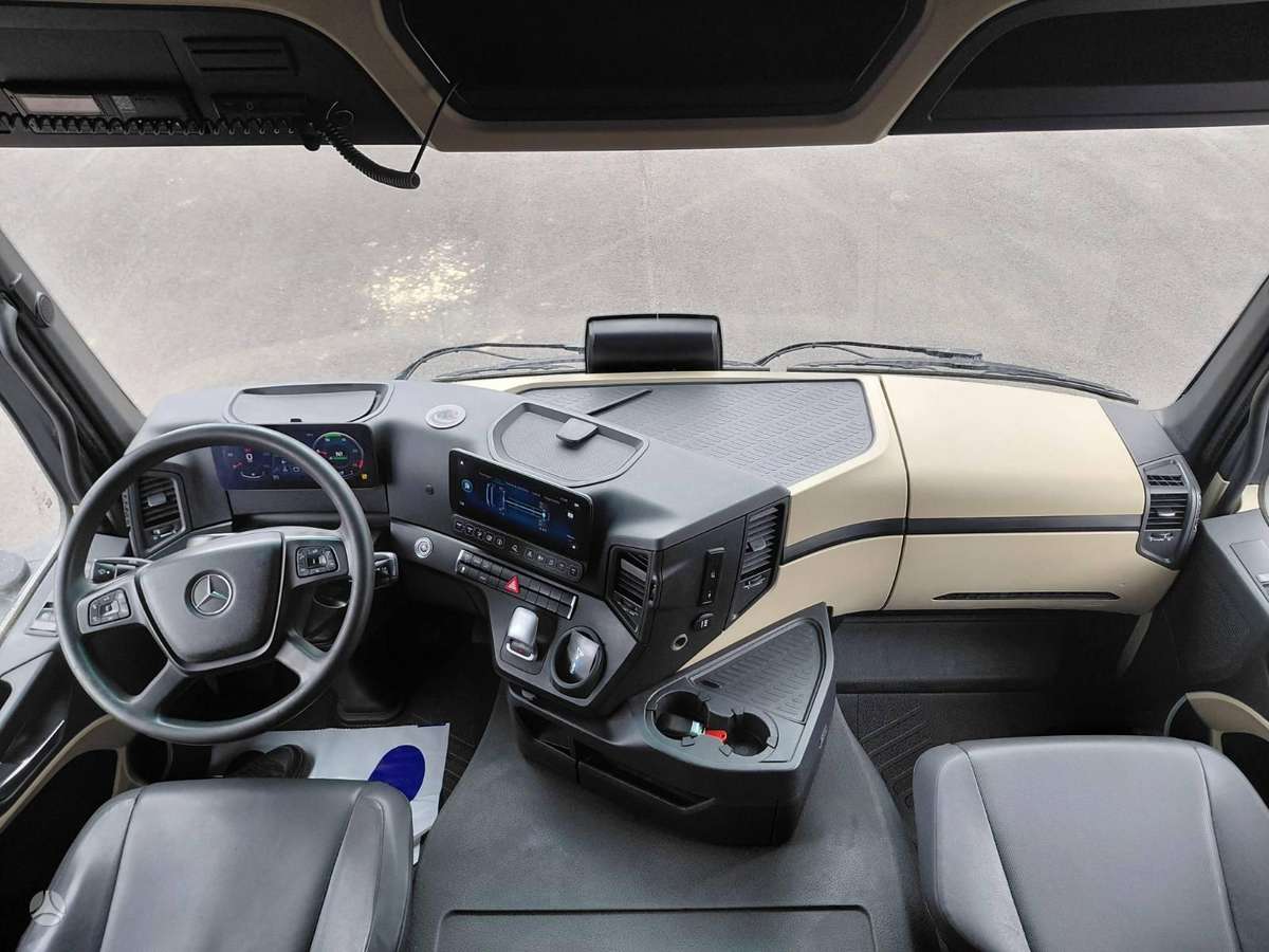 Mercedes-Benz Actros, single sleeper