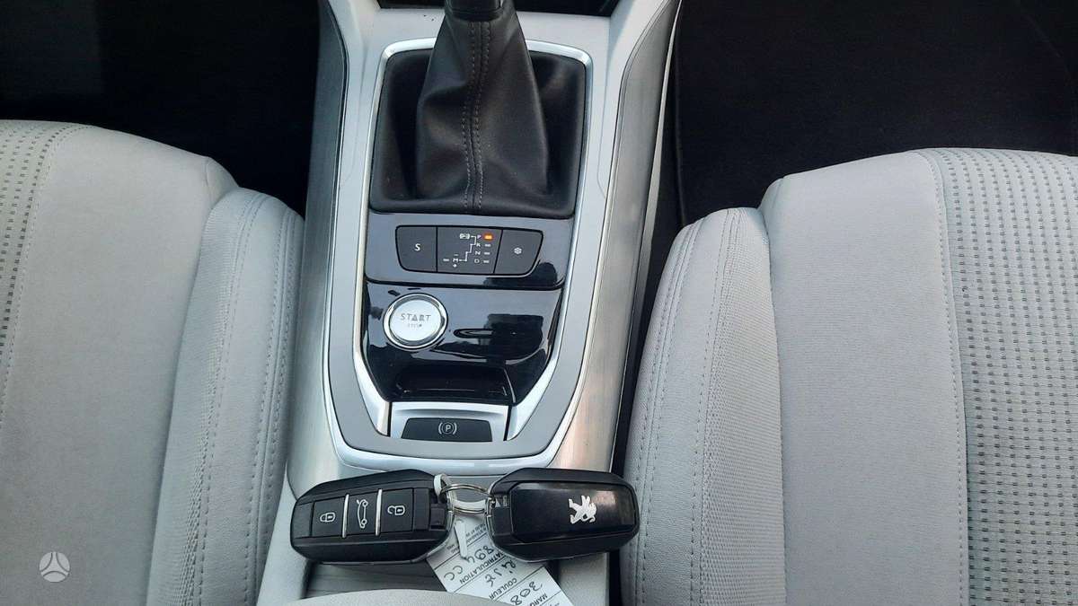 Peugeot 308, 1.2 l., hatchback