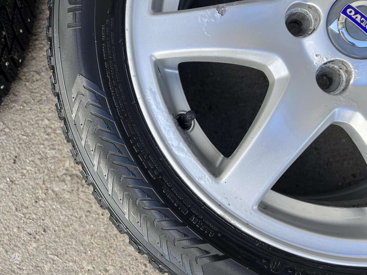 Volvo V70, lengvojo lydinio, R16