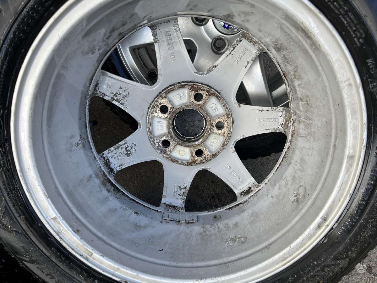 Volvo V70, lengvojo lydinio, R16