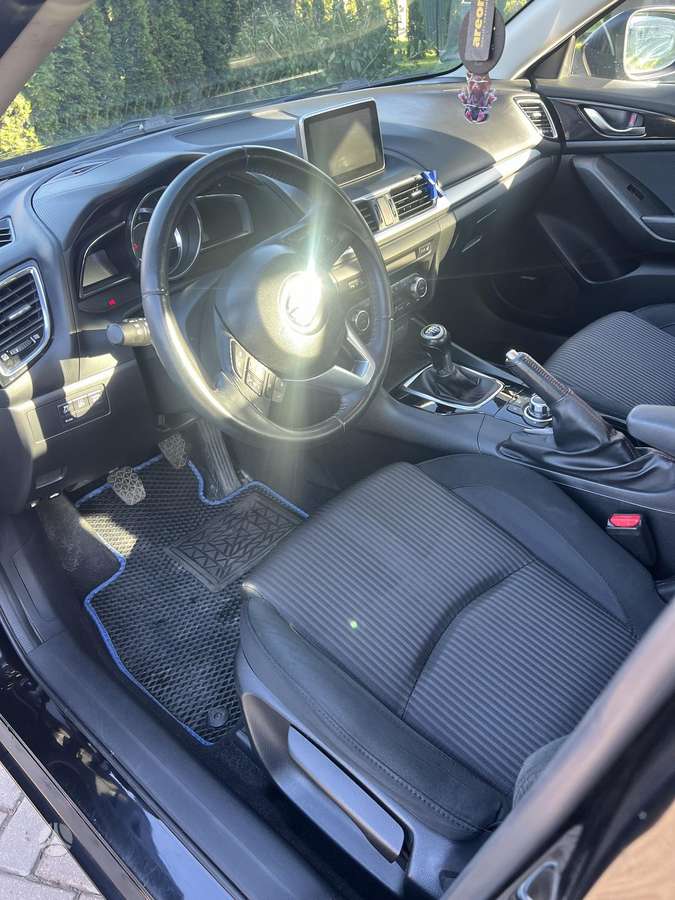 Mazda 3, 2.2 l., Седан