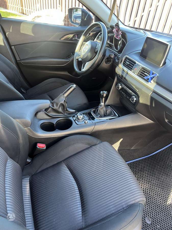 Mazda 3, 2.2 l., Седан