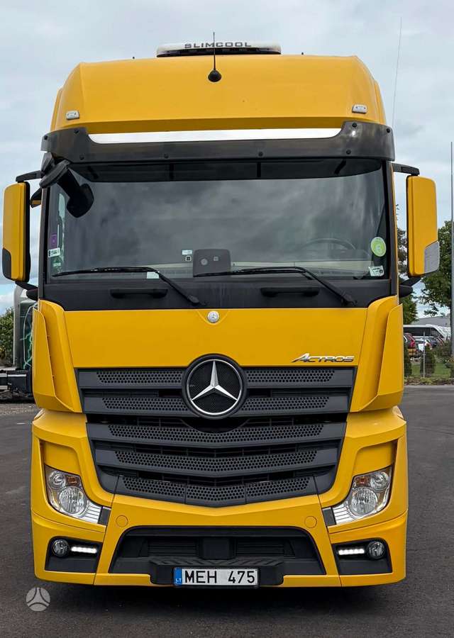 Mercedes-Benz Actros 1845 Mega, double sleeper