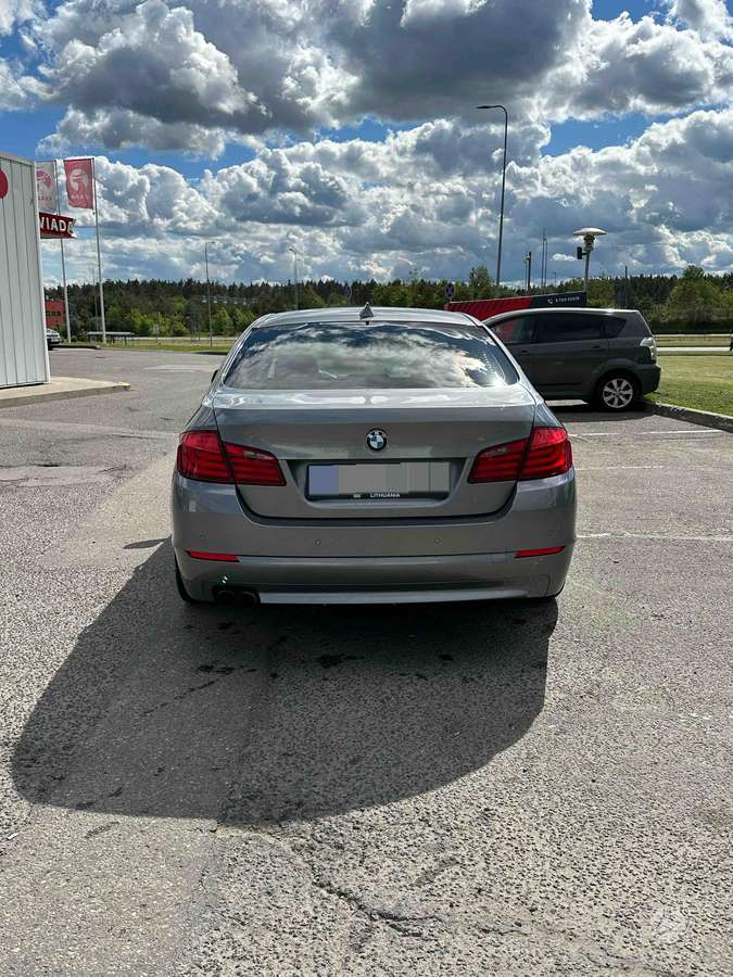 BMW 520, 2.0 l., Седан