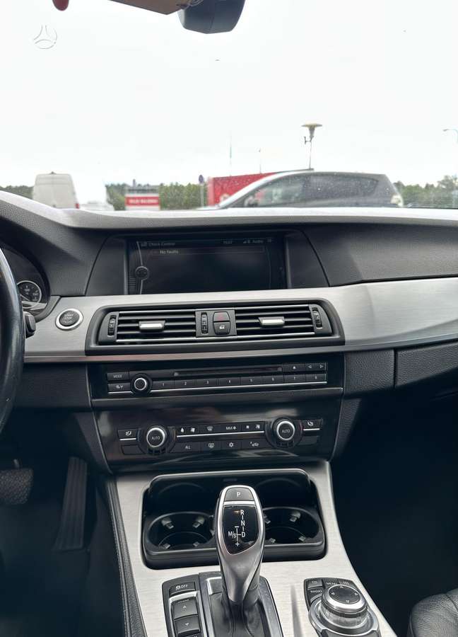 BMW 520, 2.0 l., Седан