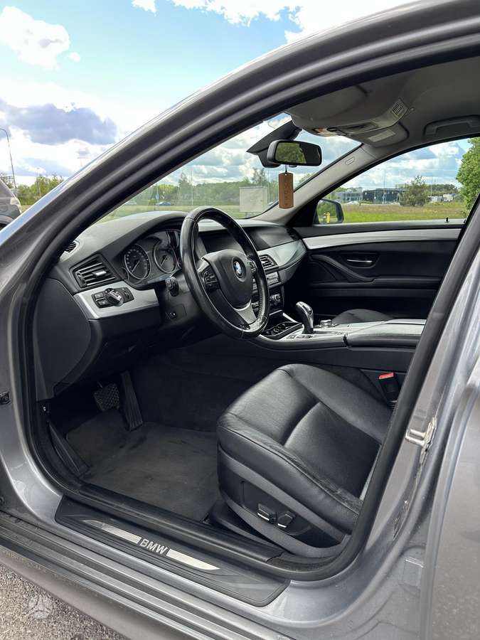 BMW 520, 2.0 l., Седан
