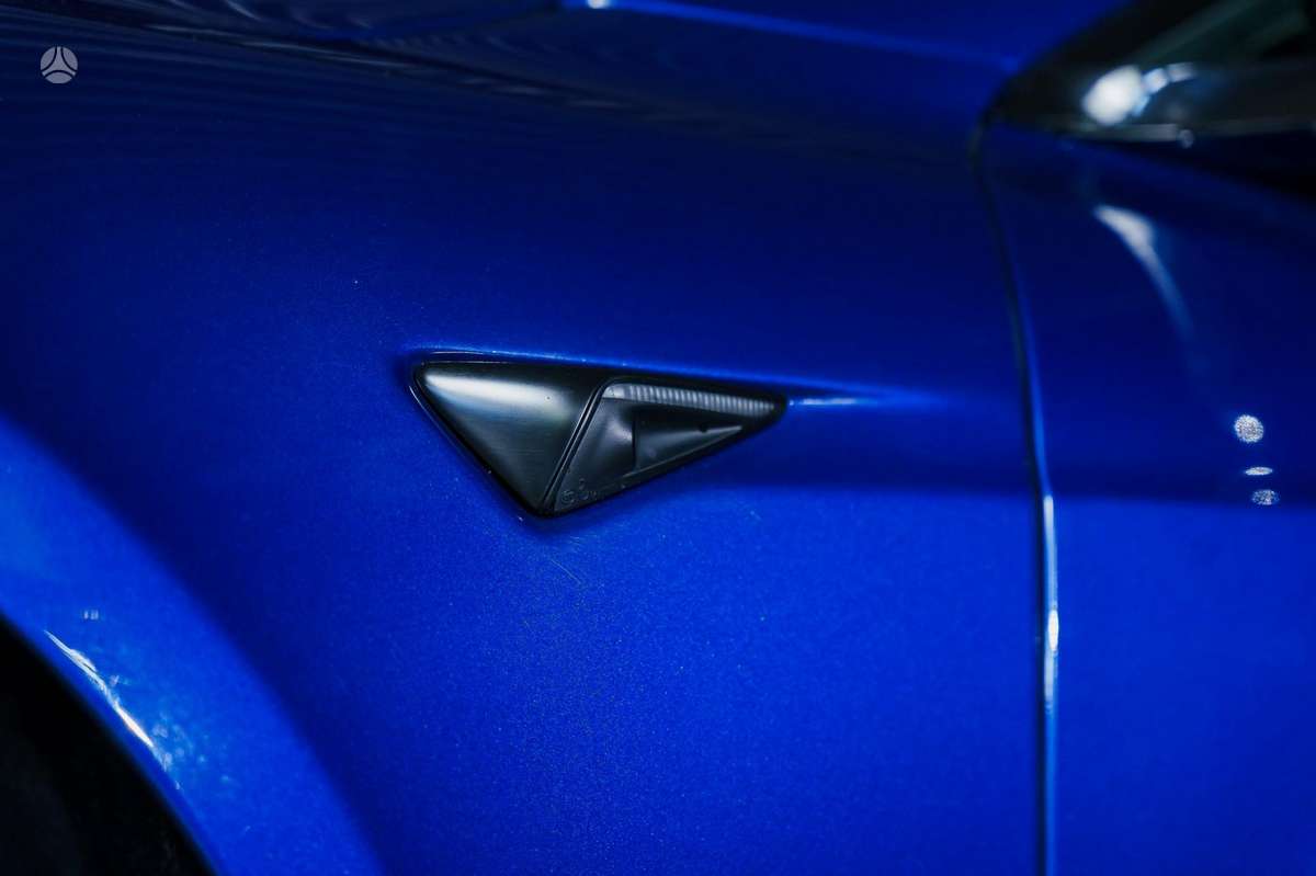 Tesla Model S, sedanas