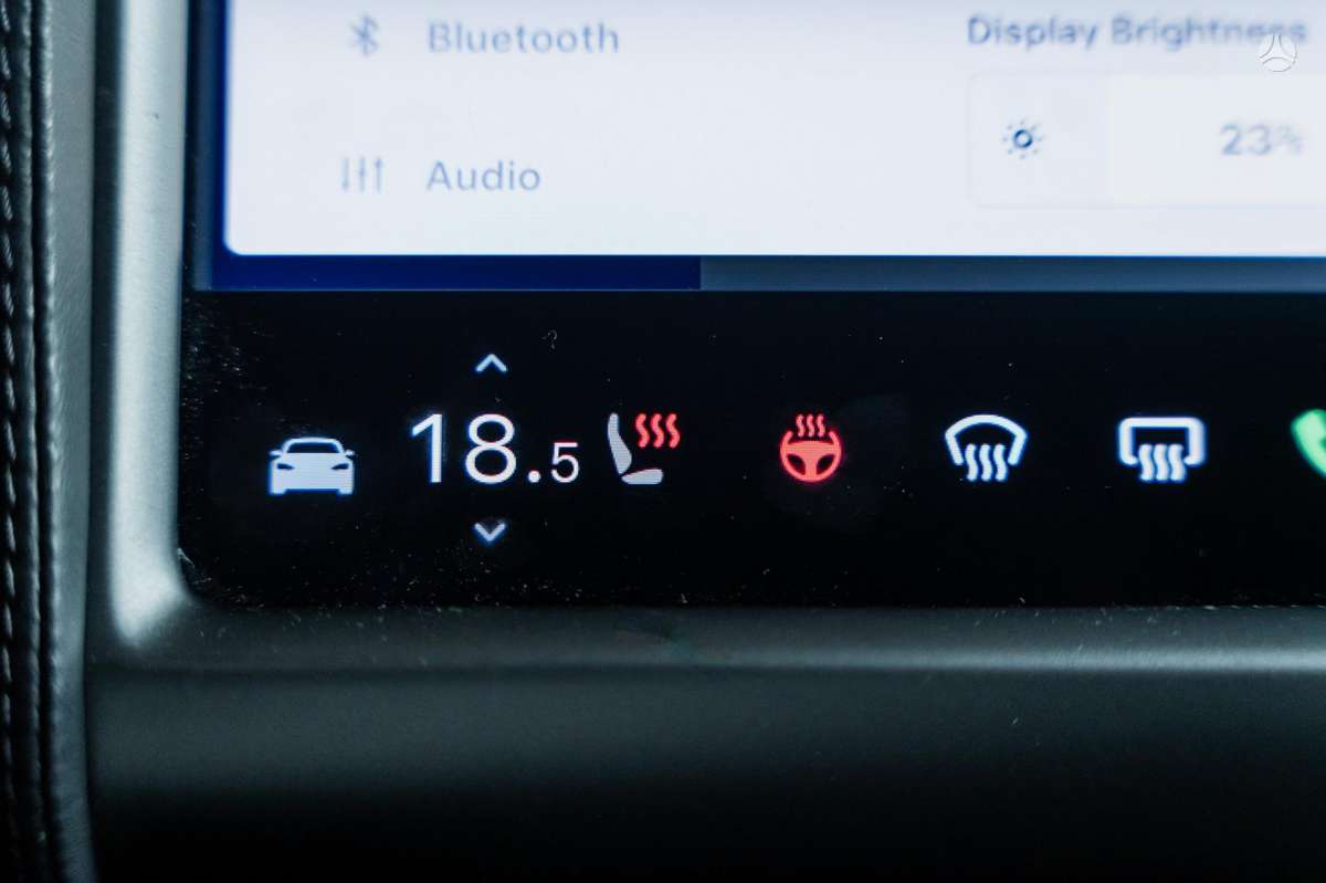 Tesla Model S, sedanas