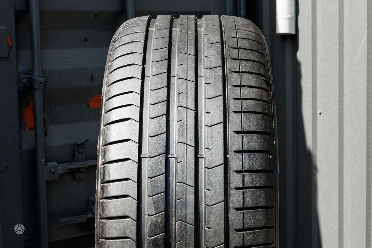 Pirelli P Zero 4 (VOL), vasarinės 275/35 R22