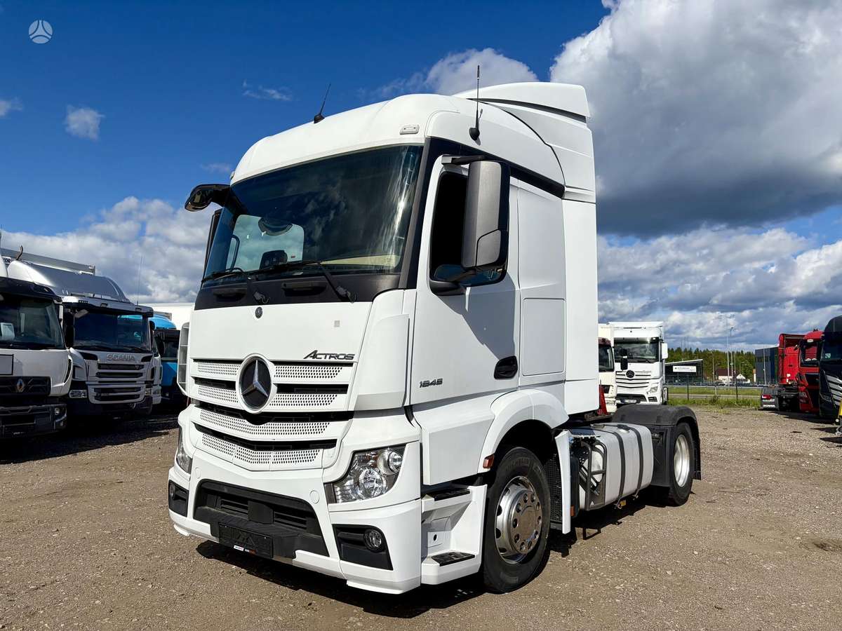 Mercedes-Benz Actros 1845 Stream Space, single sleeper