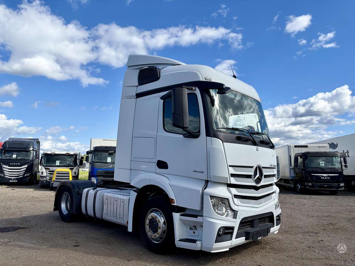 Mercedes-Benz Actros 1845 Stream Space, single sleeper